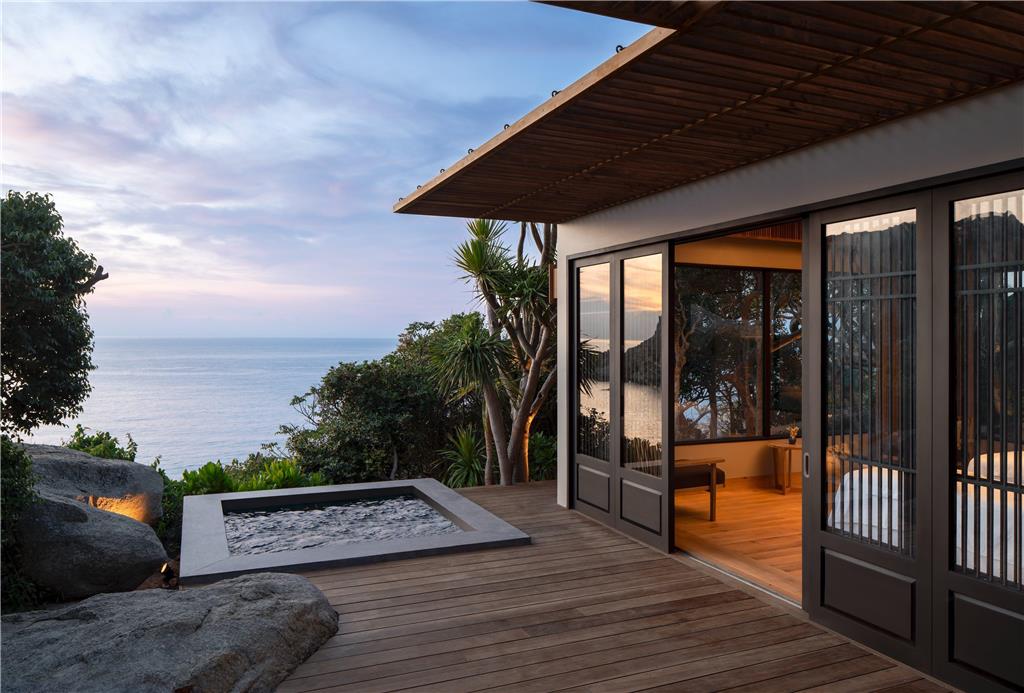 Amanoi, Ninh Van Bay — à l'aube, la lagune comme seul horizon